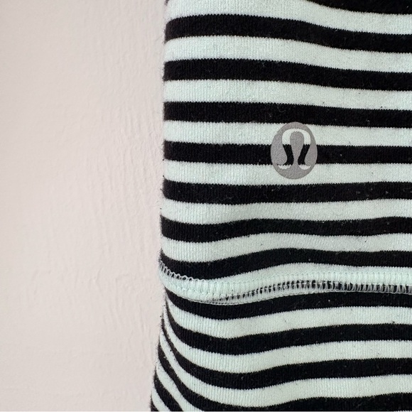 Lululemon | Daily Yoga Jacket | Sz 4 | Mint Moment Stripe Black | EUC - Picture 7 of 8